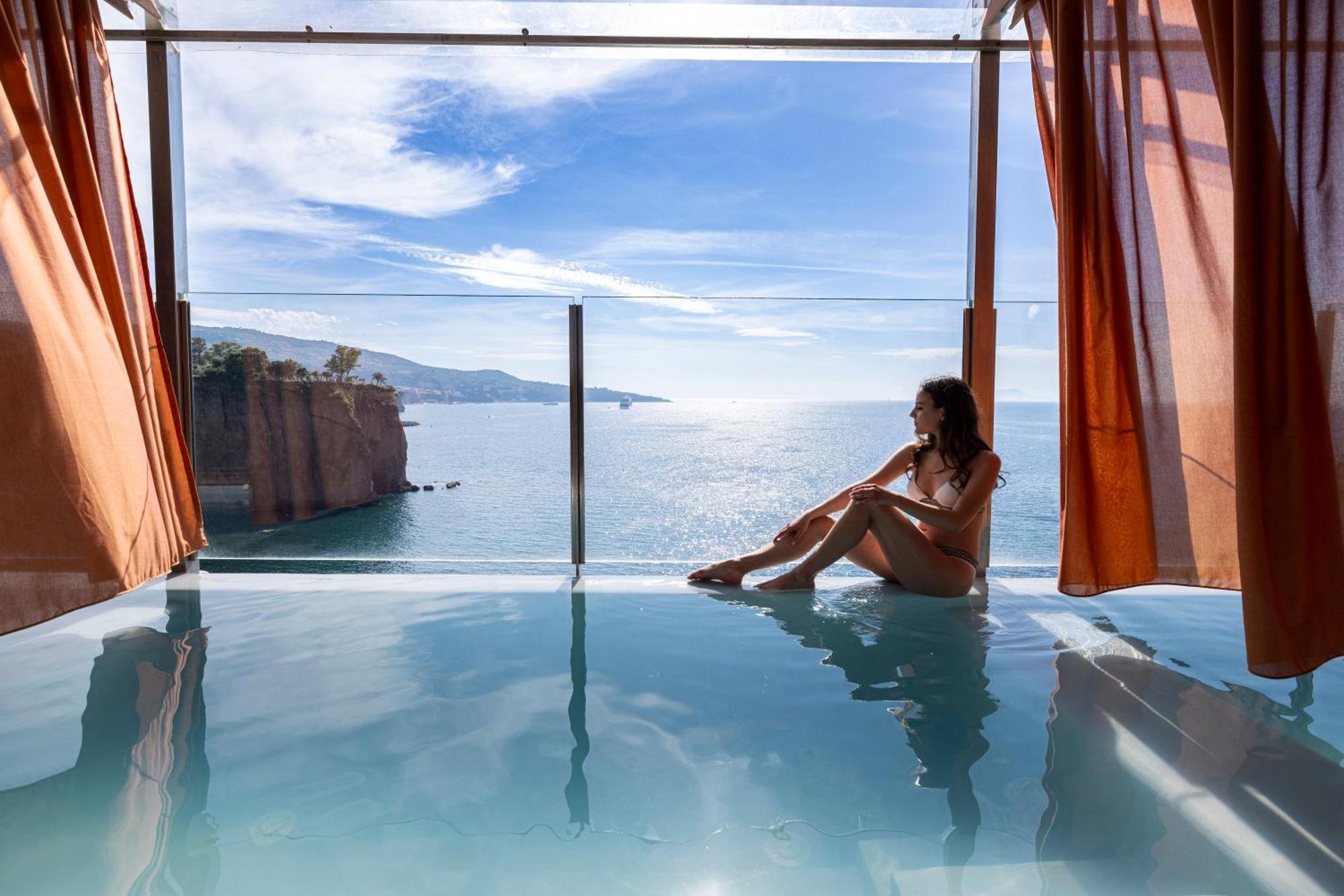 Hotel Laqua By The Sea 4*
