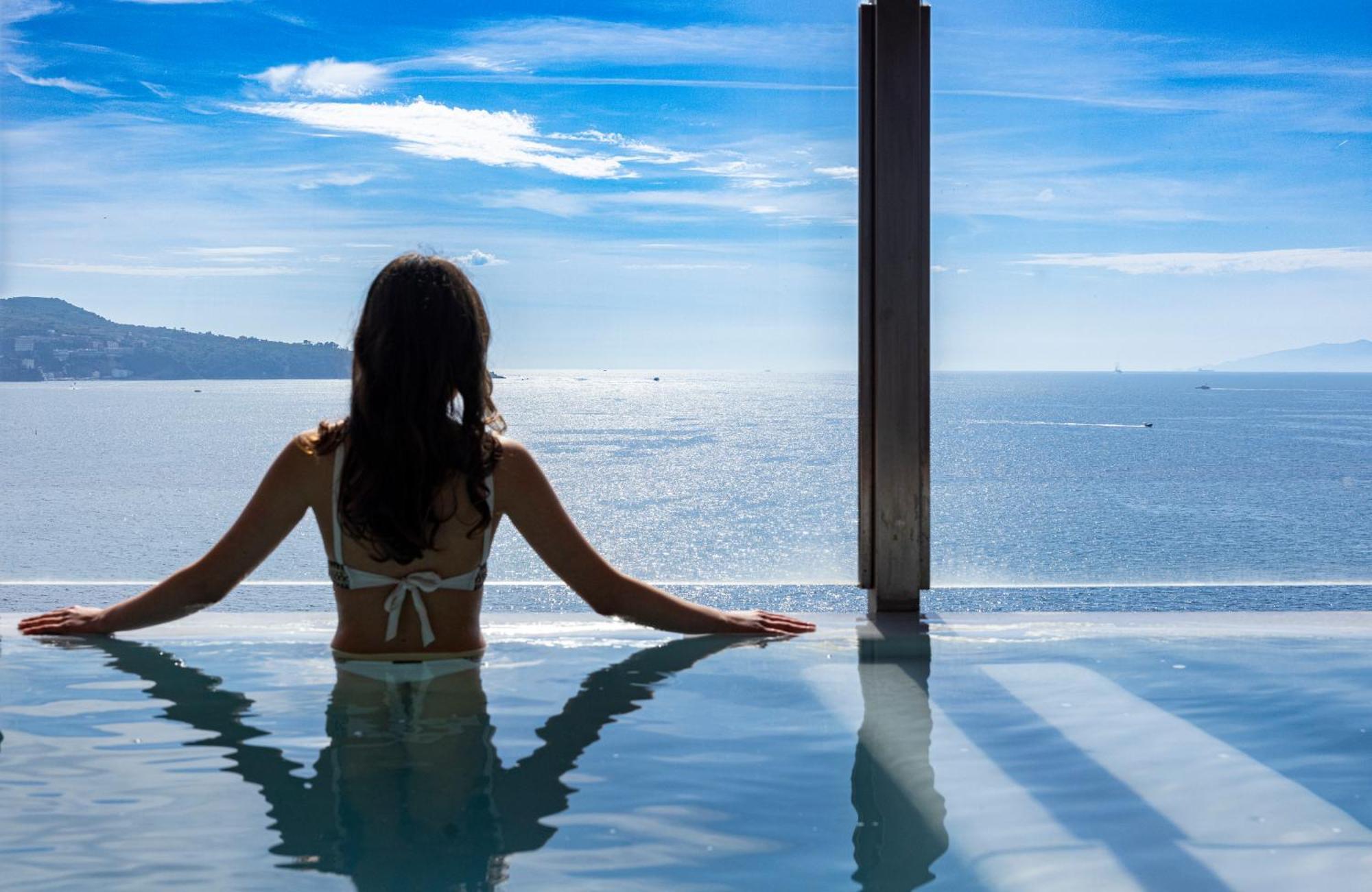 Hotel Laqua By The Sea
