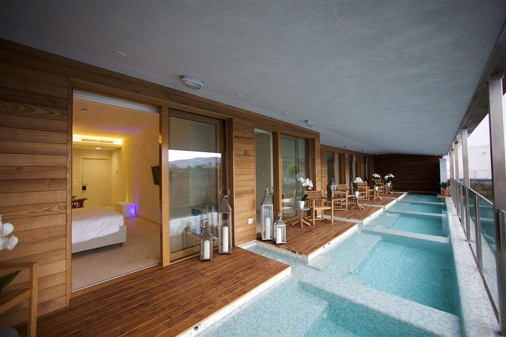 Hotel Laqua By The Sea Meta