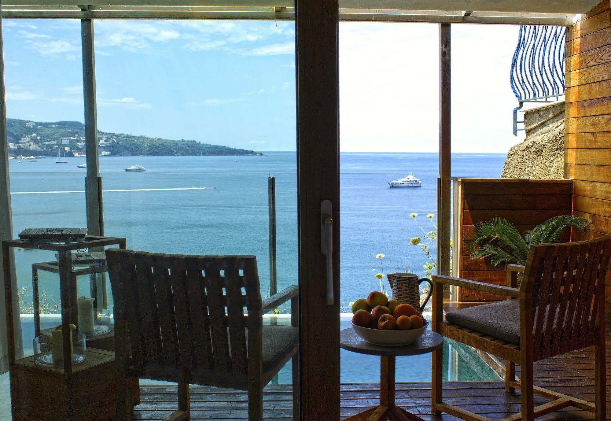 Hotel Laqua By The Sea 4*