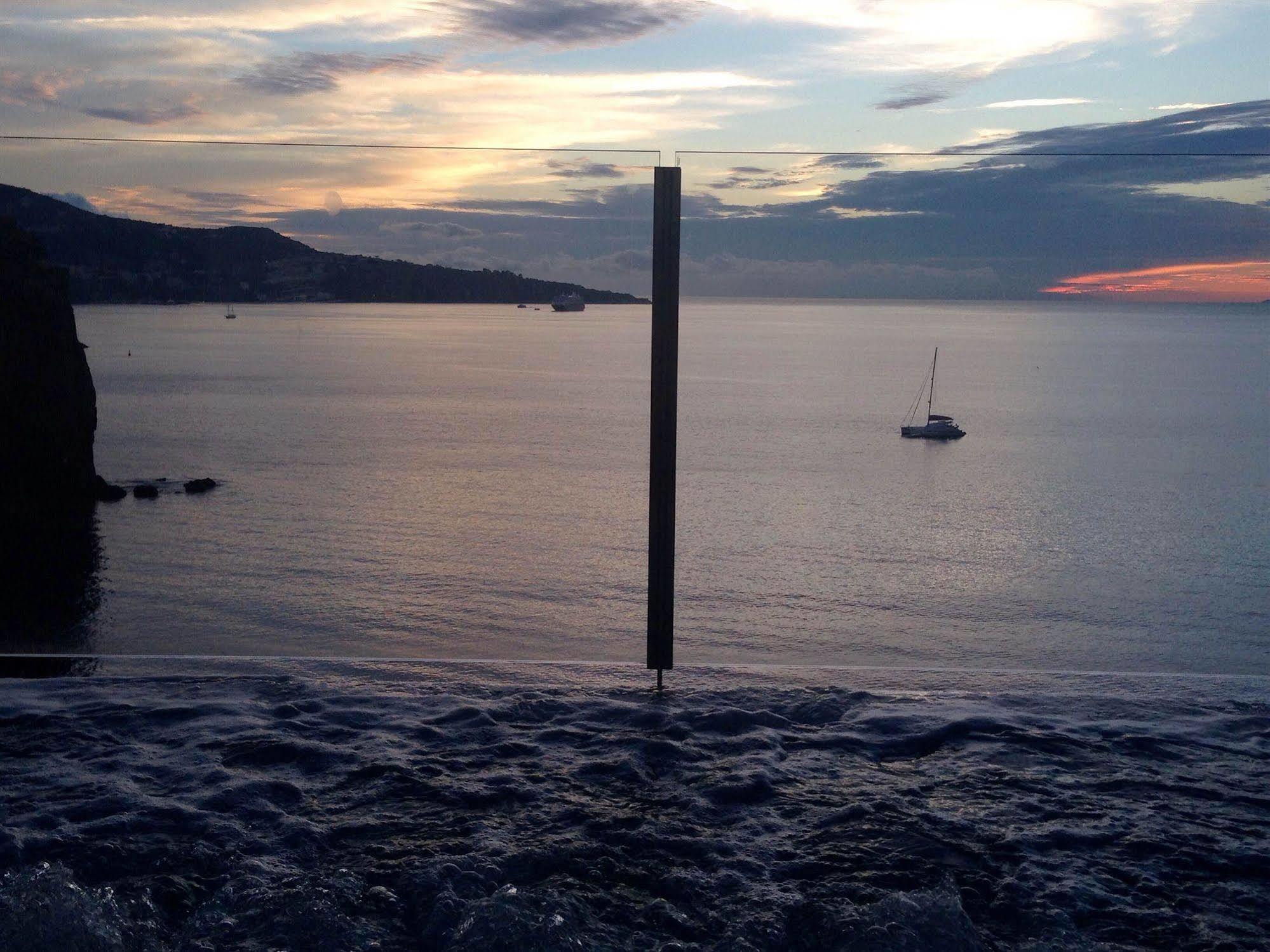 Laqua By The Sea Meta