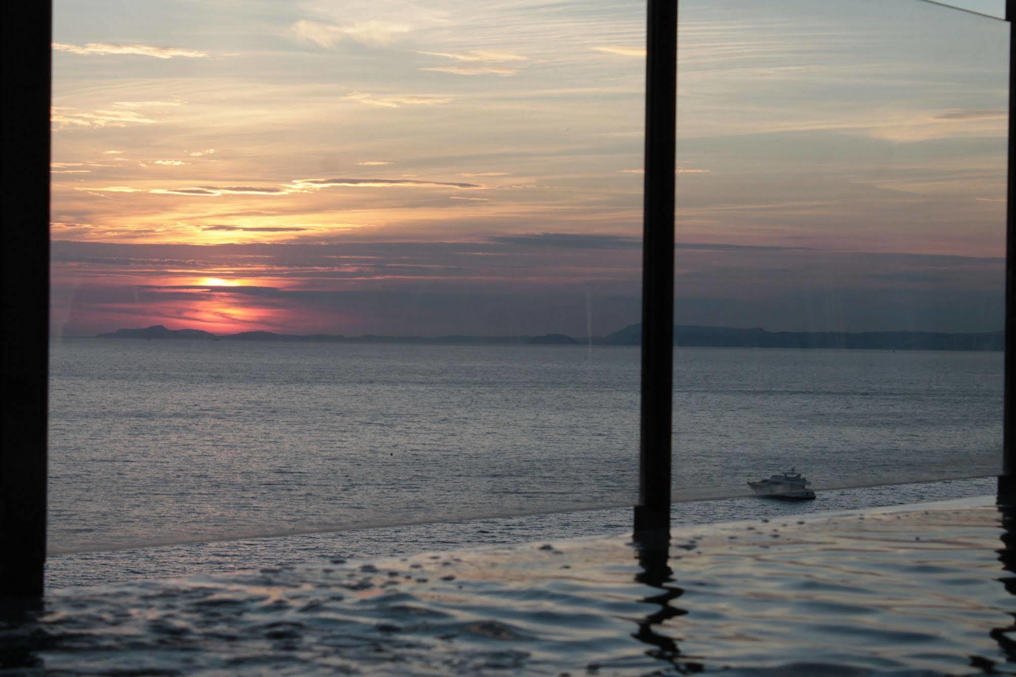 Laqua By The Sea Meta